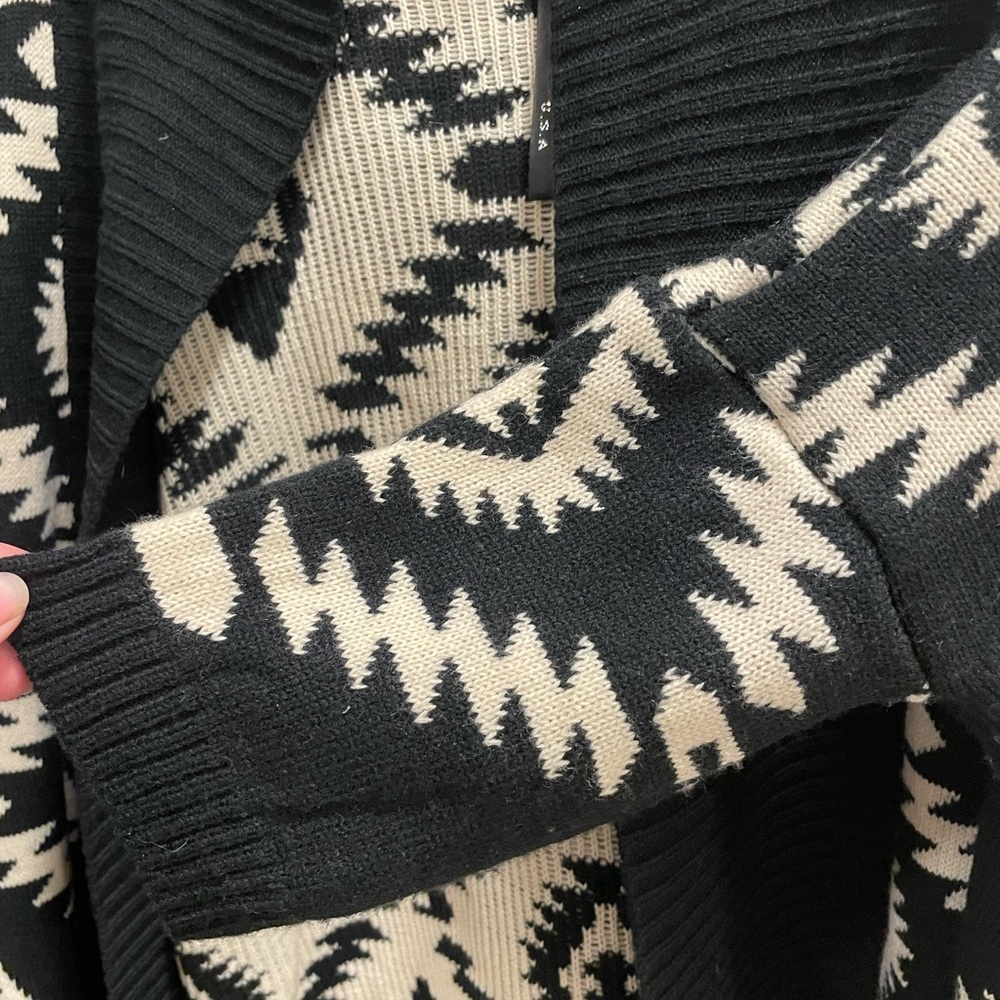 Black and Cream bohemian  Cardigan 🖤Final Price🖤 - Picture 8 of 8